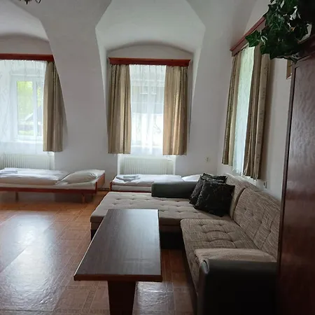 Kadovsky Dvur شقة Sněžné