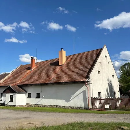 Kadovsky Dvur شقة Sněžné