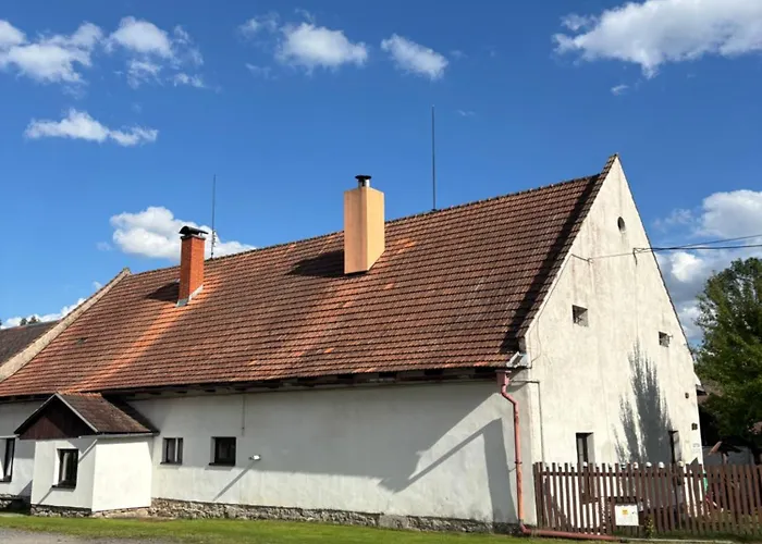 Kadovsky Dvur דירה Sněžné
